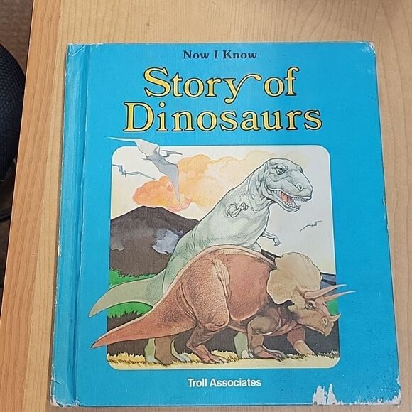 15 Dinosaur Books - Picture 10 of 11